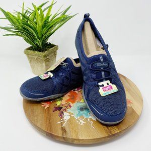 Skechers Women's Breathe Easy Envy Me Sneaker, 7.5